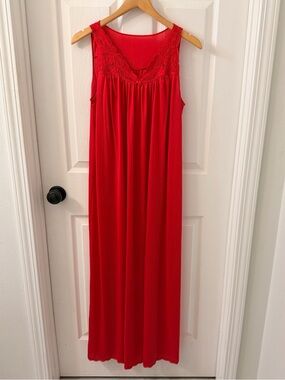 Vintage Red Lace-Trim Sleeveless Long Nightgown